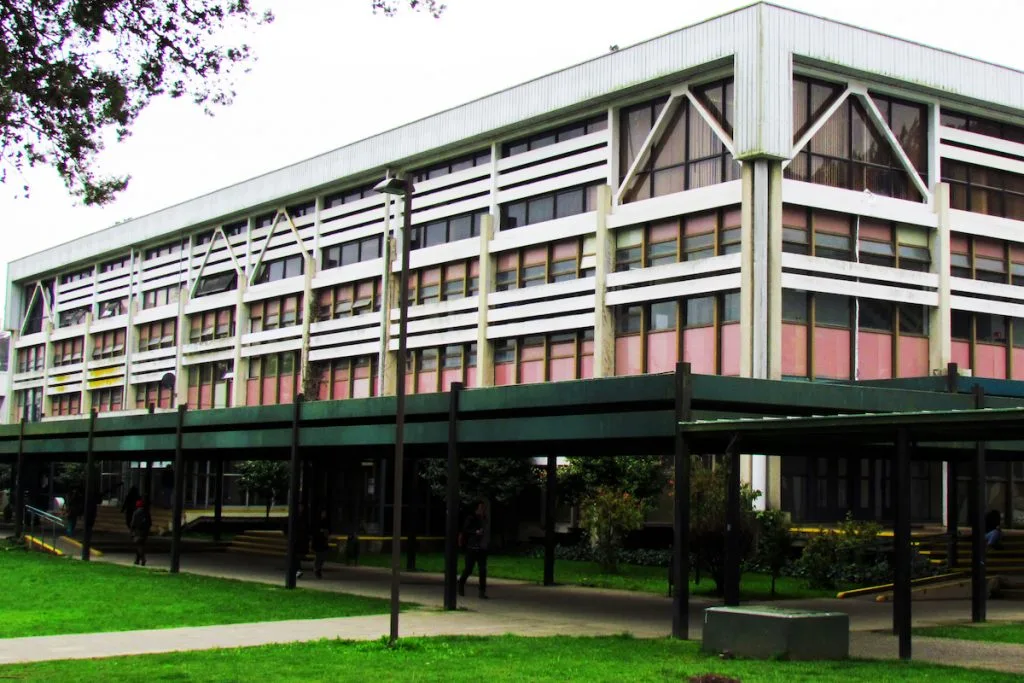 Facultad de Arquitectura, Urbanismo y Geografía