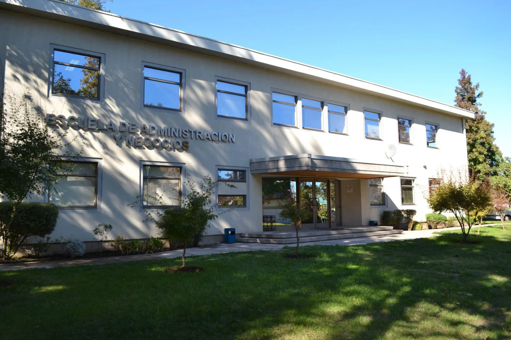 Escuela de Administración y Negocios
